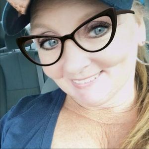 Meet your Posher, Sherrilee